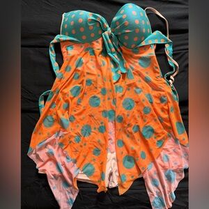 Women’s 2 piece swim suit. Size XXL.